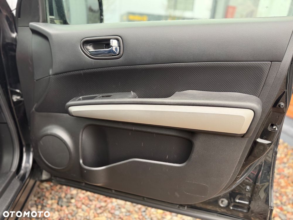 Nissan X-Trail 2.0 4x4 XE - 29