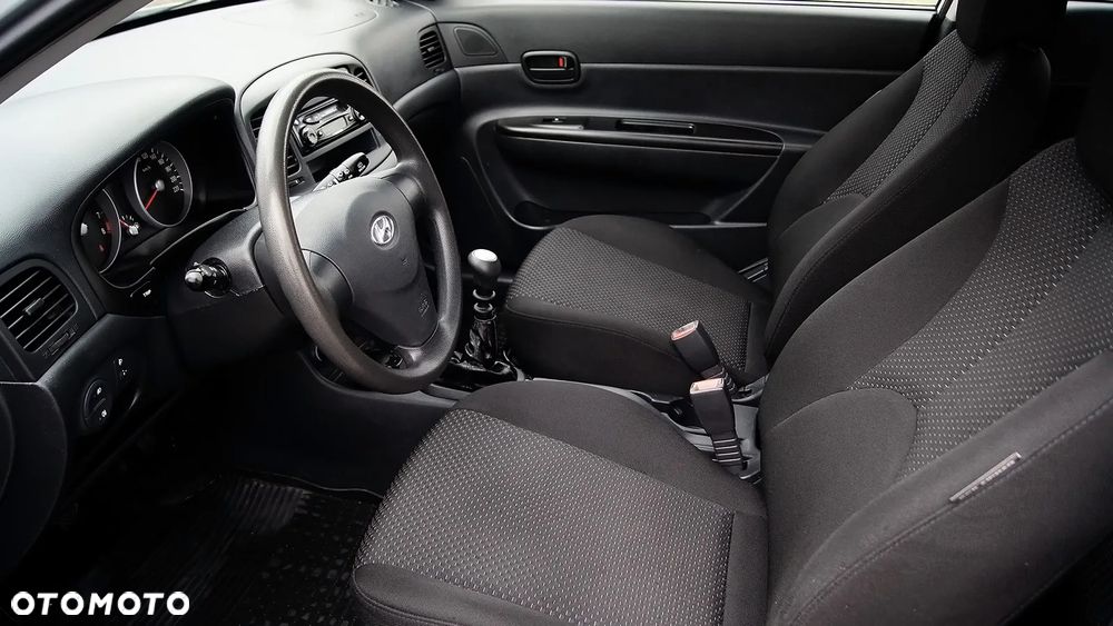 Hyundai Accent - 30
