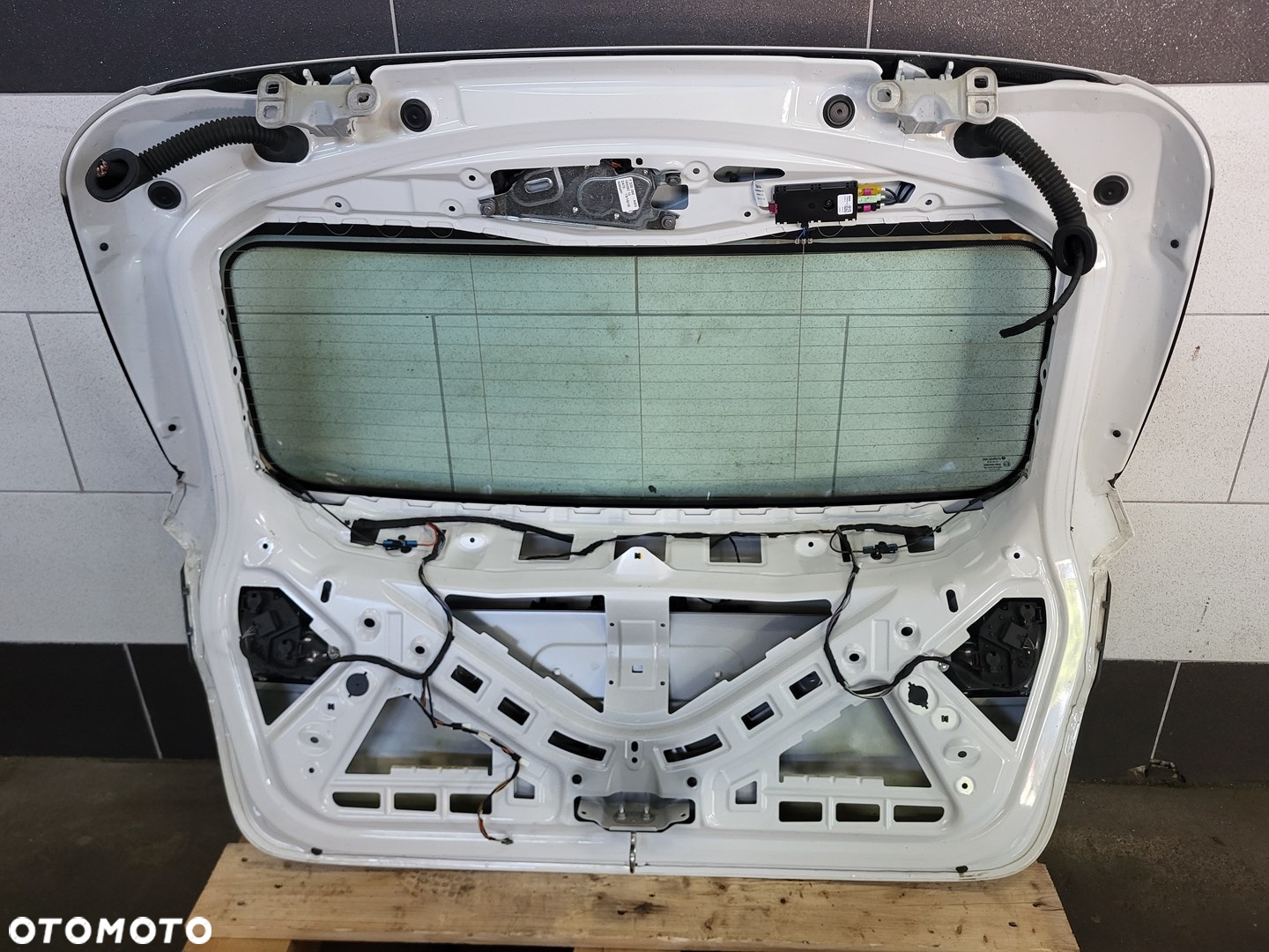 klapa bagażnika elektryczna lampy BMW 2 F45 m-pakiet 300 ALPINE WEISS - 16
