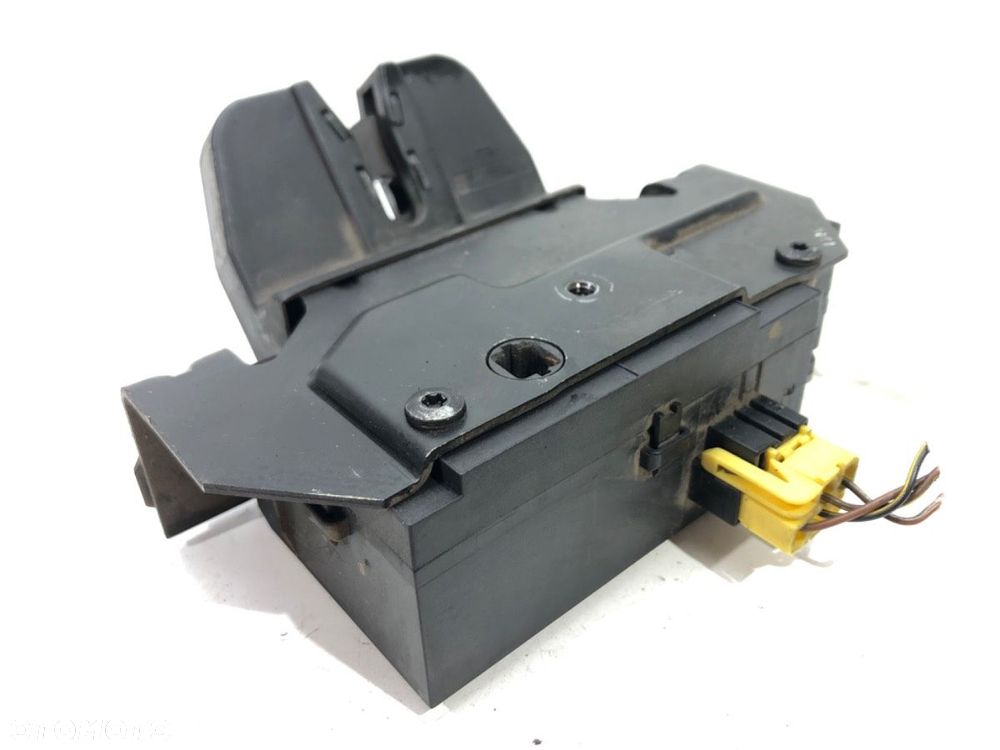 ZAMEK KLAPY TYŁ  OPEL SIGNUM liftback (Z03) 2003 - 2008 3.0 V6 CDTI (F48) 130 kW [177 KM] olej - 2