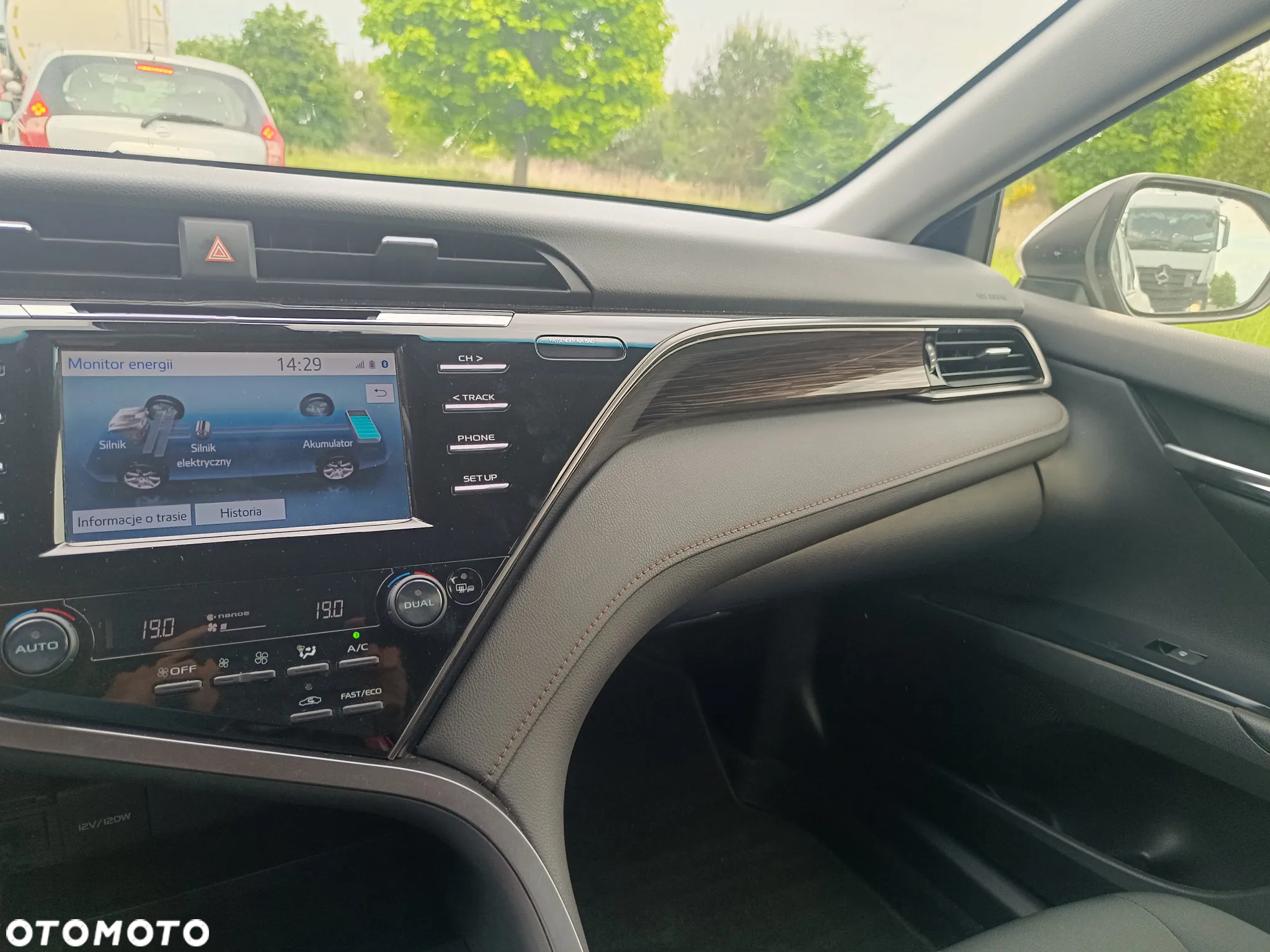 Toyota Camry 2.5 Hybrid Comfort CVT - 13