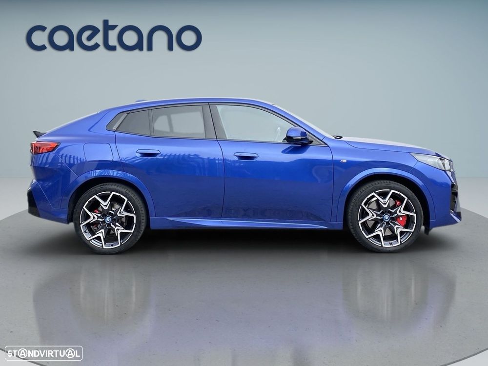 BMW iX2 eDrive20 Pack Desportivo M Pro - 25