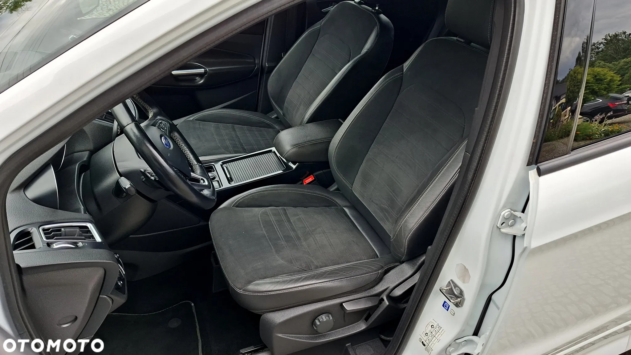 Ford Kuga 2.0 TDCi 4x4 ST-Line - 24