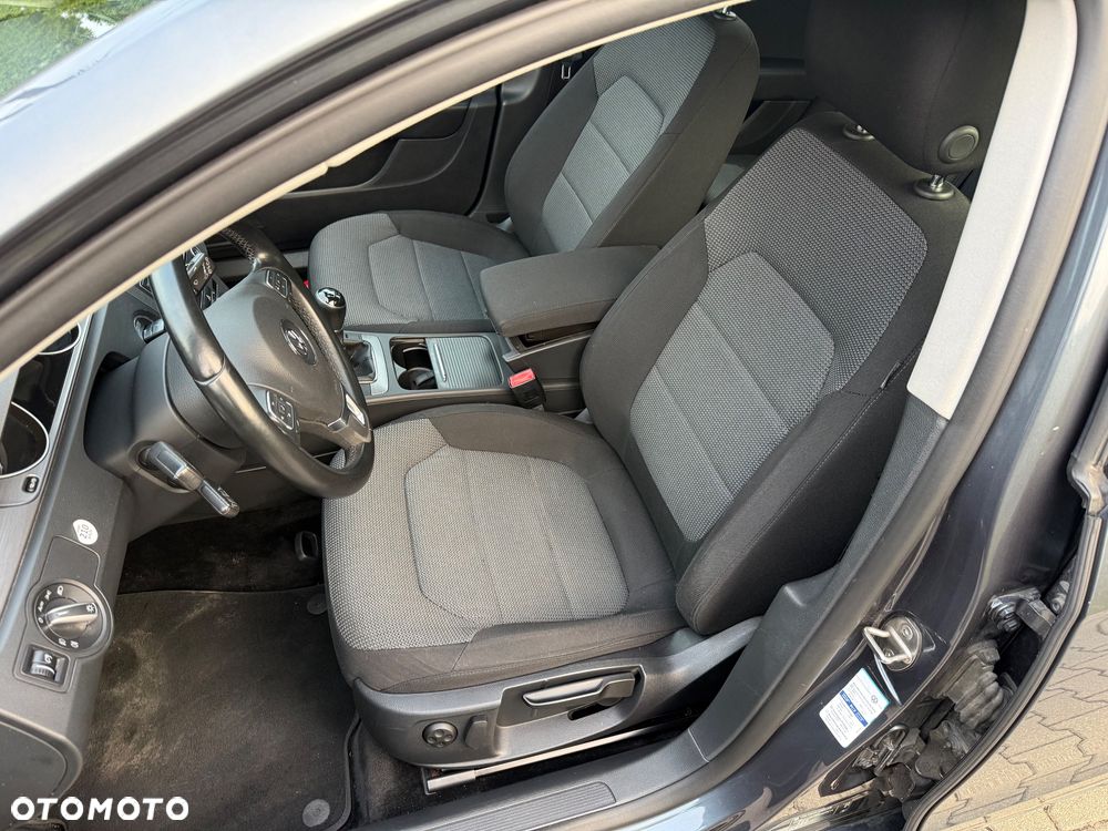 Volkswagen Passat 2.0 TDI DPF Highline - 8