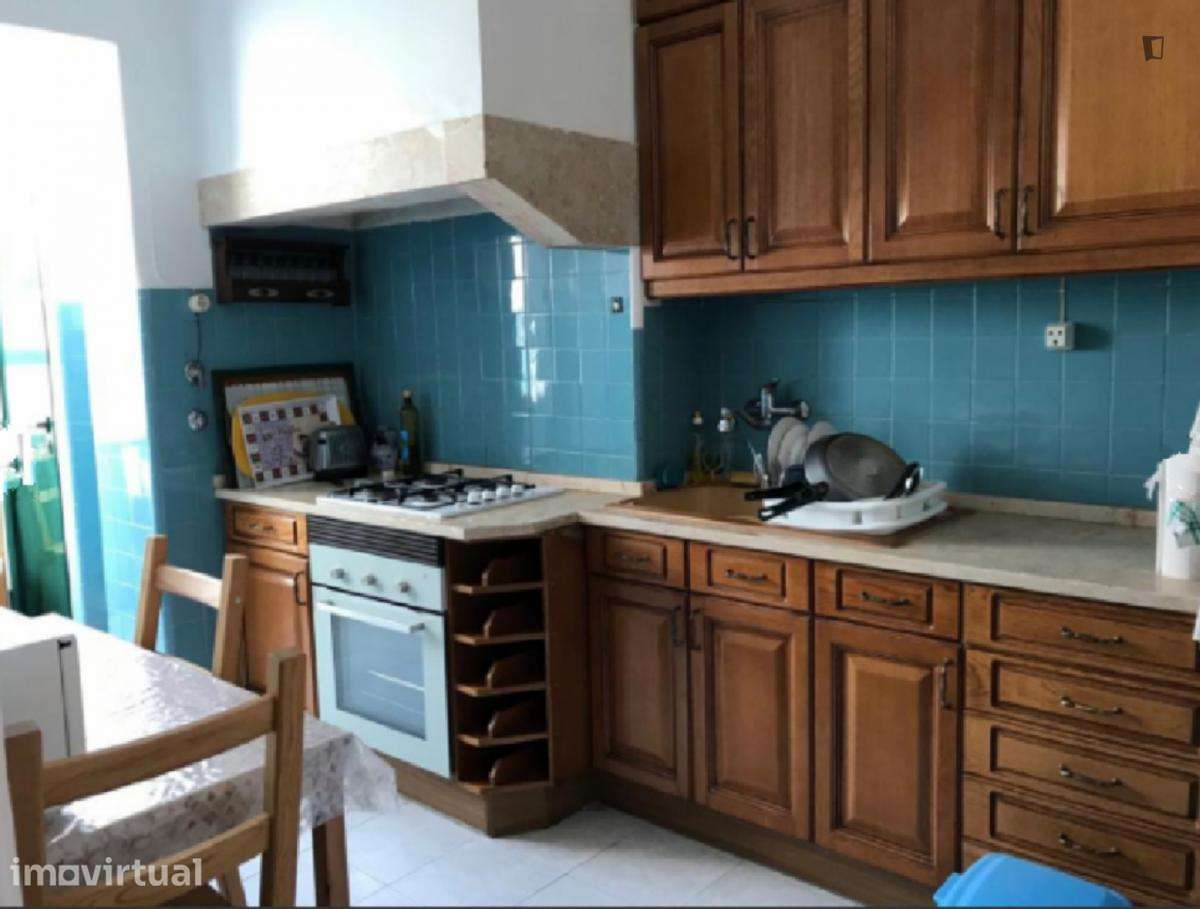 Quarto - localizado em Alameda Lisbon - Grande imagem: 3/5