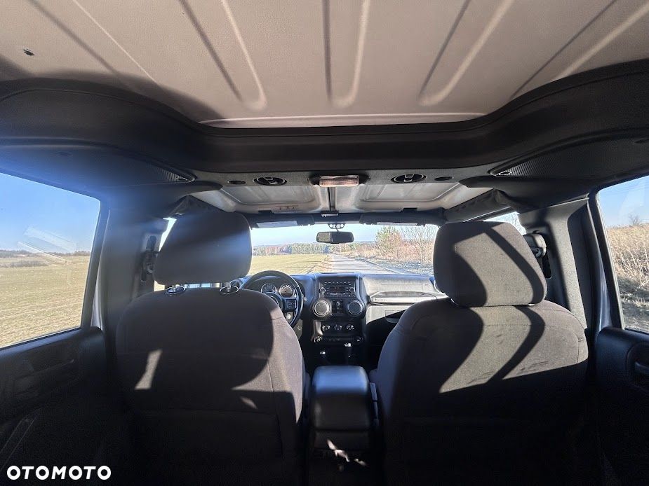 Jeep Wrangler - 10