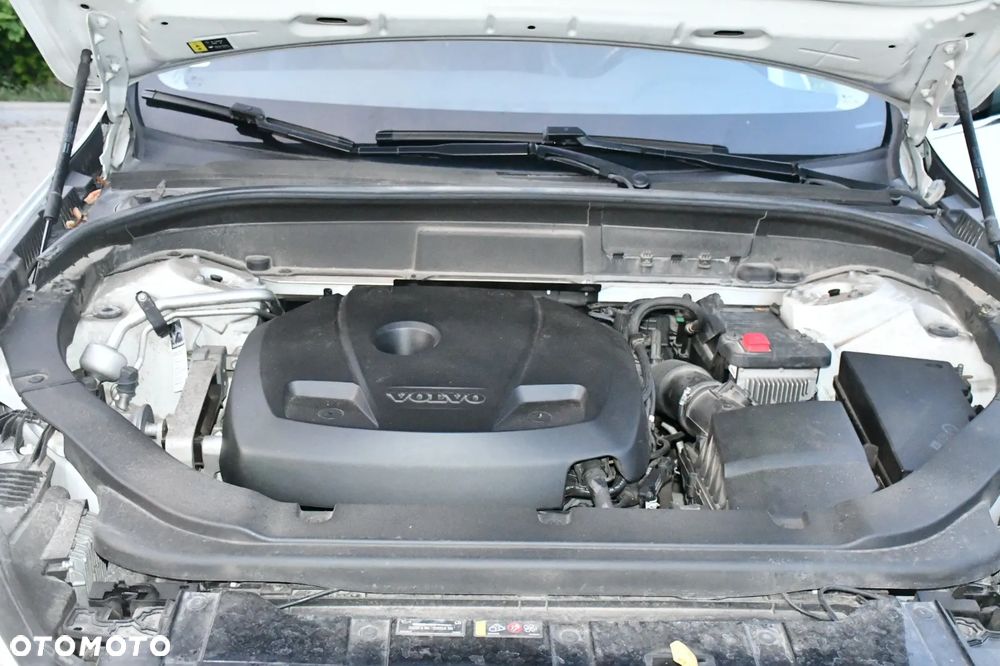 Volvo XC 60 T4 Momentum Pro - 25