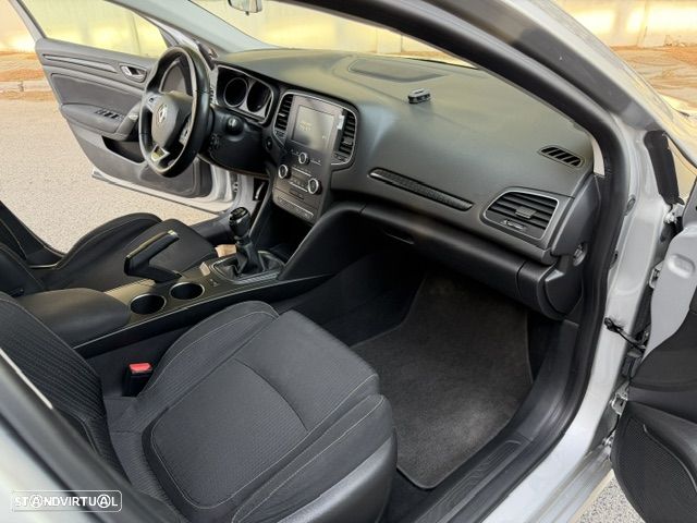 Renault Mégane 1.2 TCE Limited - 19