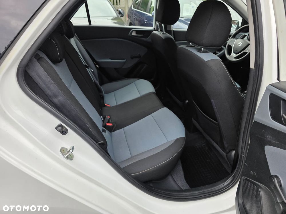 Hyundai i20 blue 1.2 Trend - 11