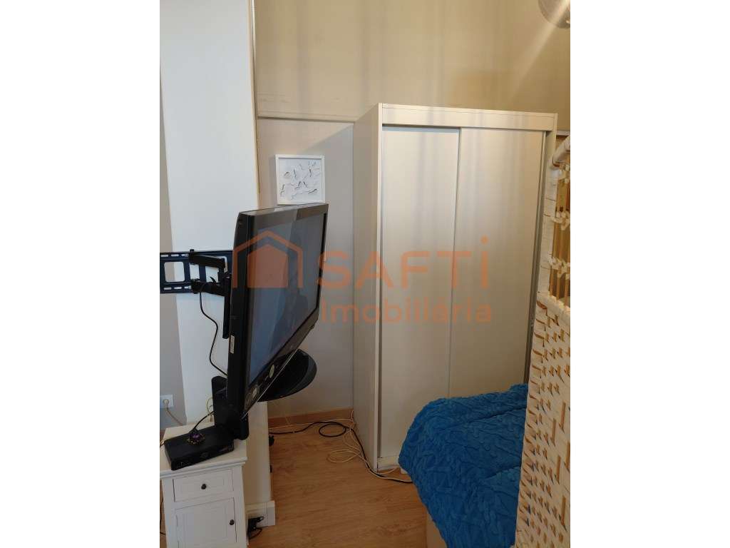Atelier convertido em T2 em Belas - Grande imagem: 4/5