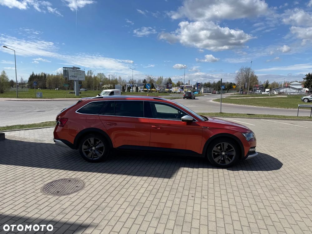 Skoda Superb 2.0 TDI SCR 4x4 Scout DSG - 3