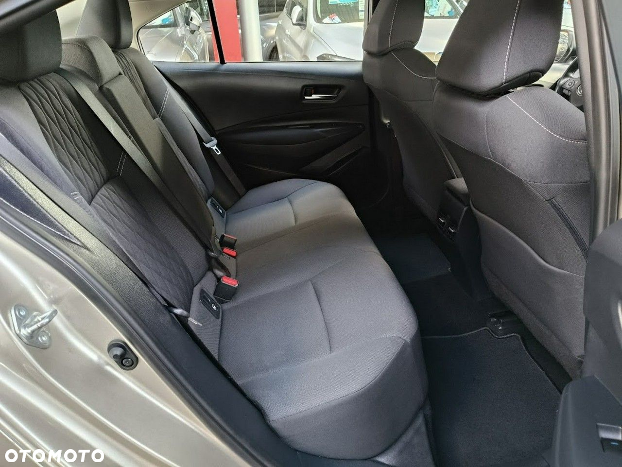 Toyota Corolla - 13