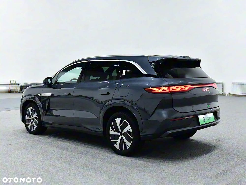 BYD Tang L - 7