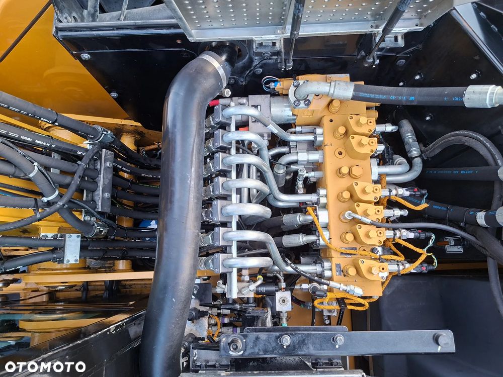 Caterpillar CAT M 318 F - 22