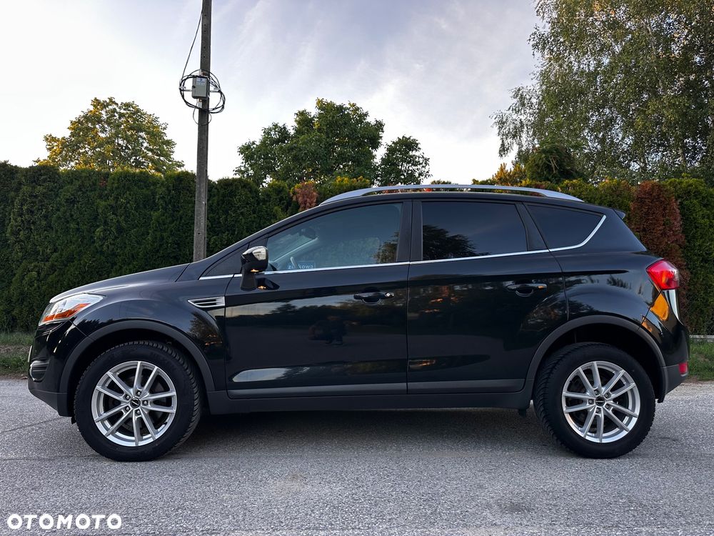 Ford Kuga 2.0 TDCi 2x4 Titanium - 4