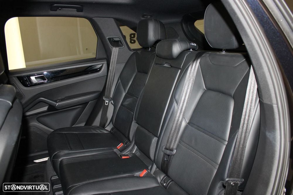 Porsche Cayenne E-Hybrid - 33