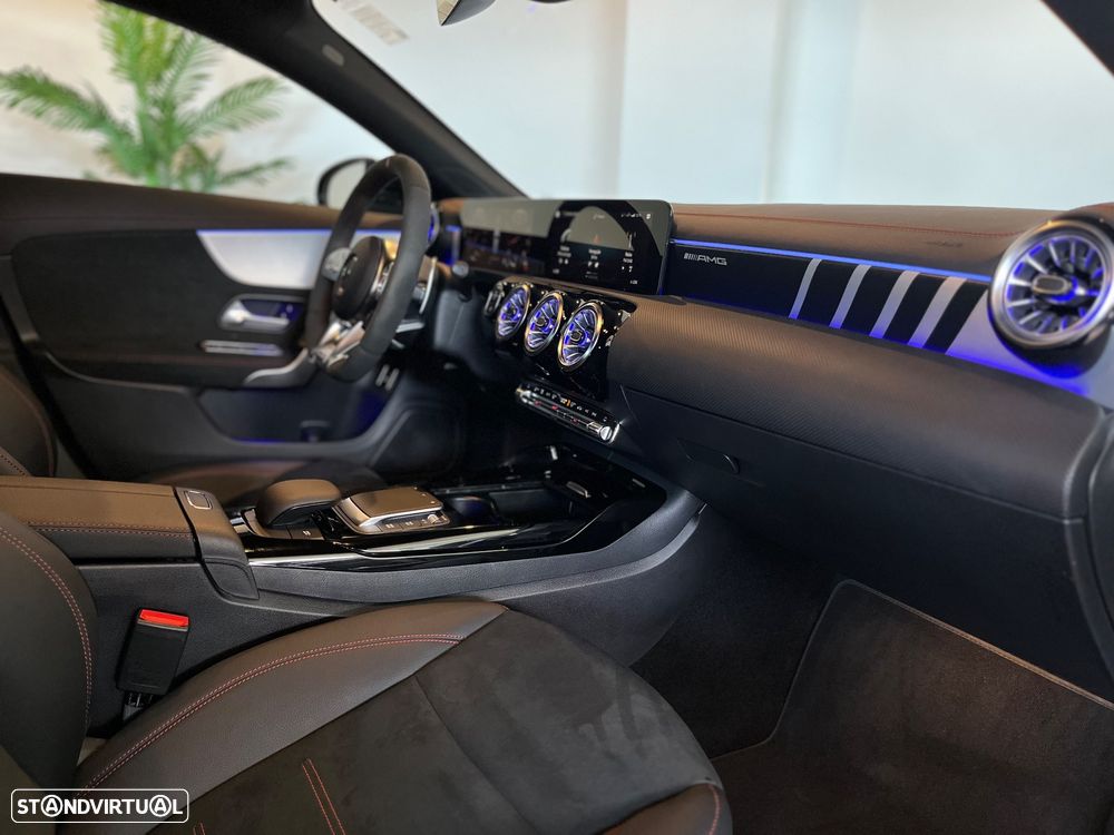 Mercedes-Benz CLA 45 AMG S Shooting Brake 4Matic+ - 32