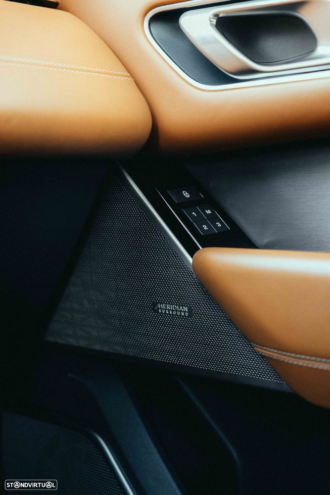 Land Rover Range Rover Velar 3.0 D R-Dynamic SE - 12