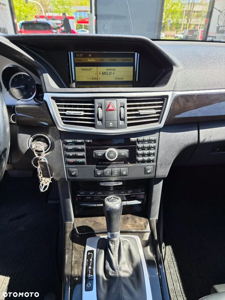 Mercedes-Benz Klasa E 250 CDI 4-Matic BlueEff Avantgarde - 17