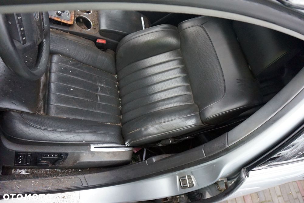 VOLKSWAGEN PHAETON  2004 LG9R 4.2 FSI V8 BGH 335KM GUL SREBRNY na części - 9