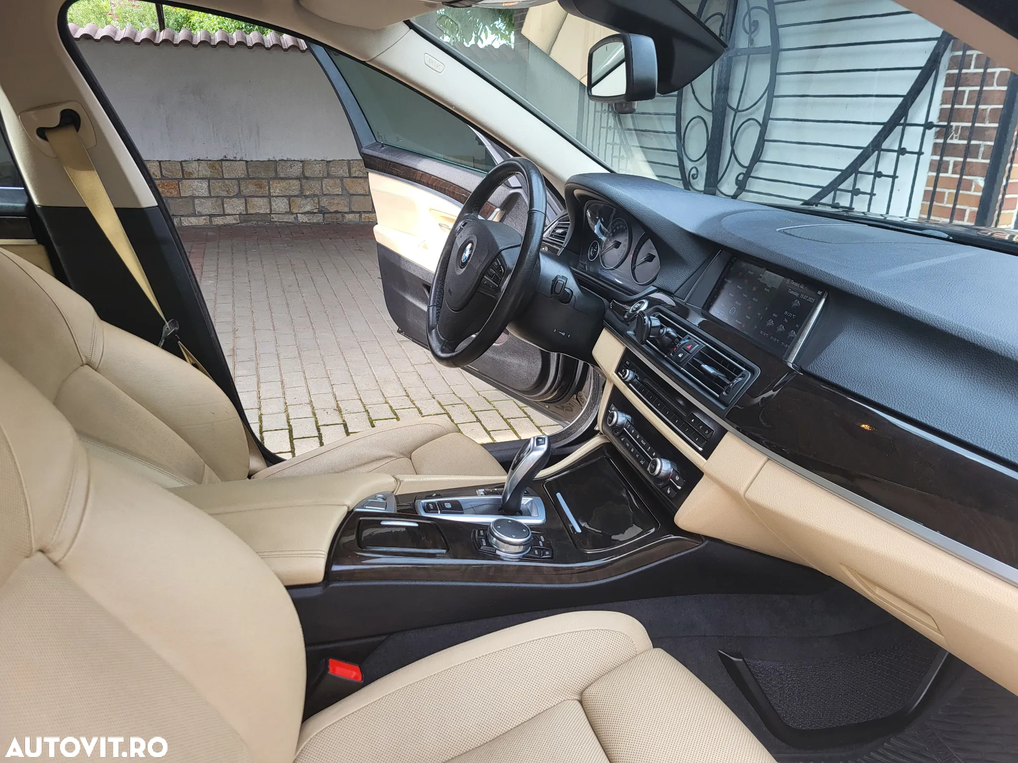BMW Seria 5 530d AT - 12