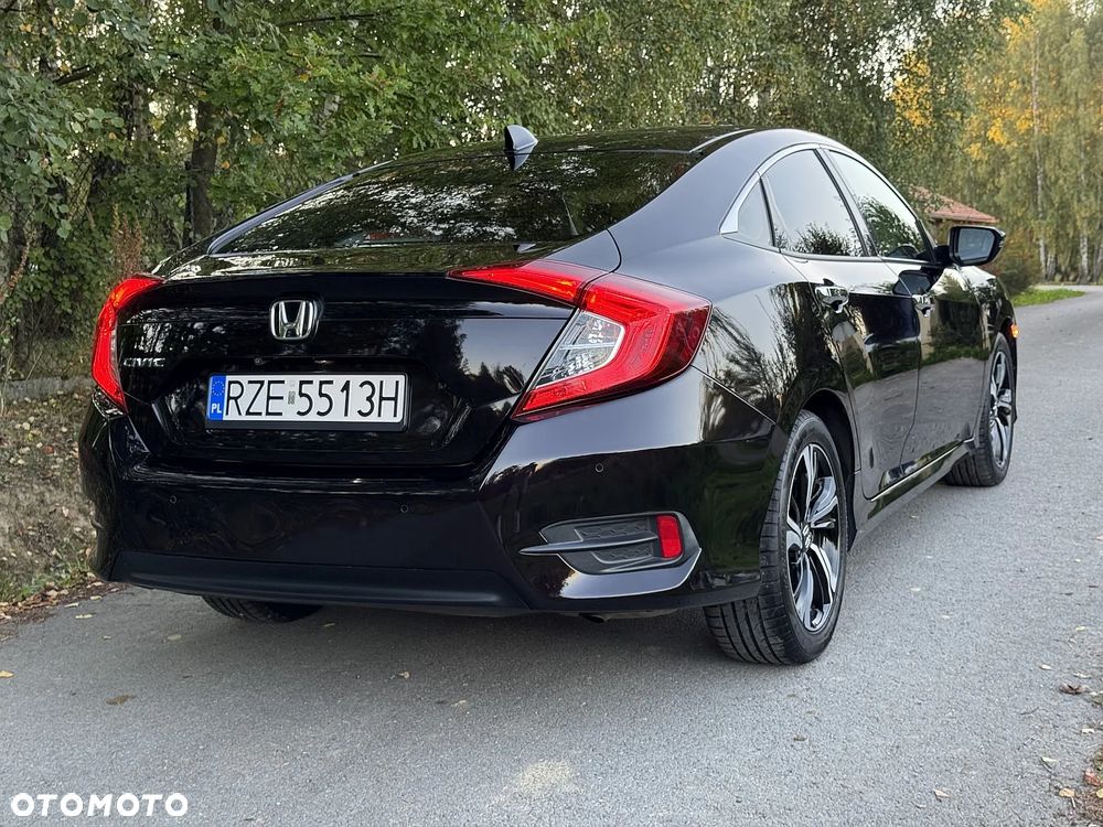 Honda Civic 1.5 i-VTEC Turbo Executive - 24
