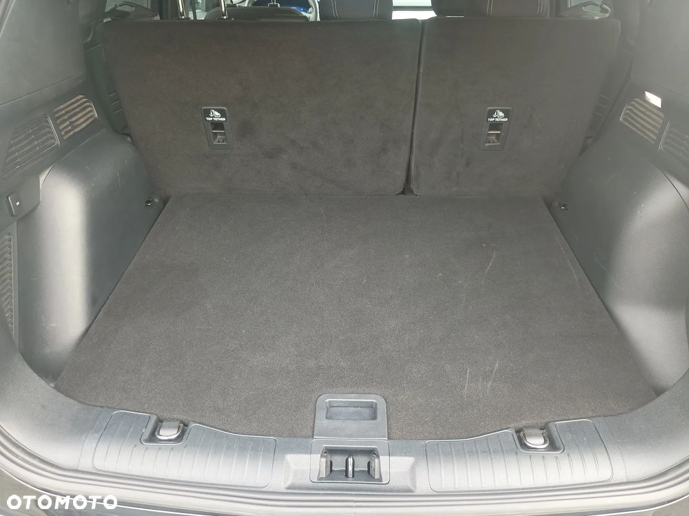 Ford Kuga 2.5 FHEV AWD Titanium eCVT - 34