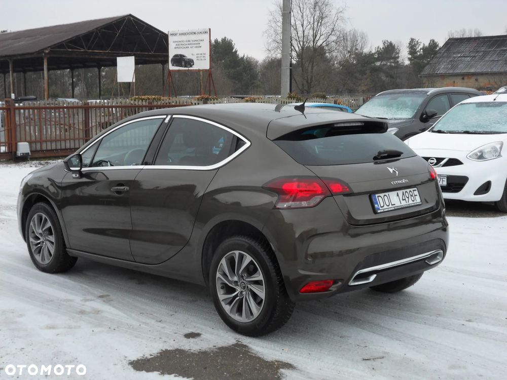 Citroën DS4 e-HDi 110 SoChic - 3