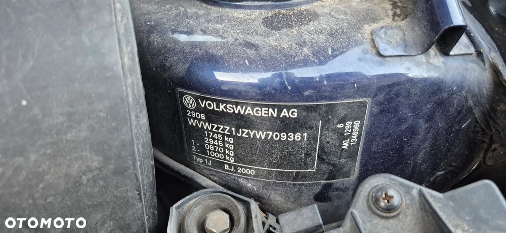 Volkswagen Golf 1.6 - 16