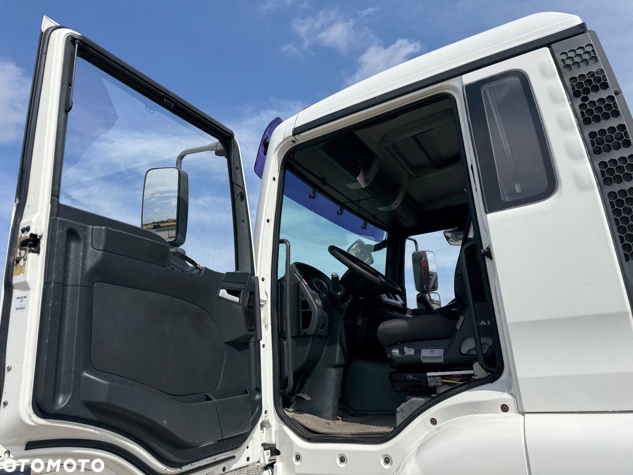MAN TGA 35.400 / LEKKA ZABUDOWA / COMFORTSHIFT /  8X4 / NOWE SPRZĘGŁO / MANUAL / Z FRANCJI / STAN BDB / / / - 30
