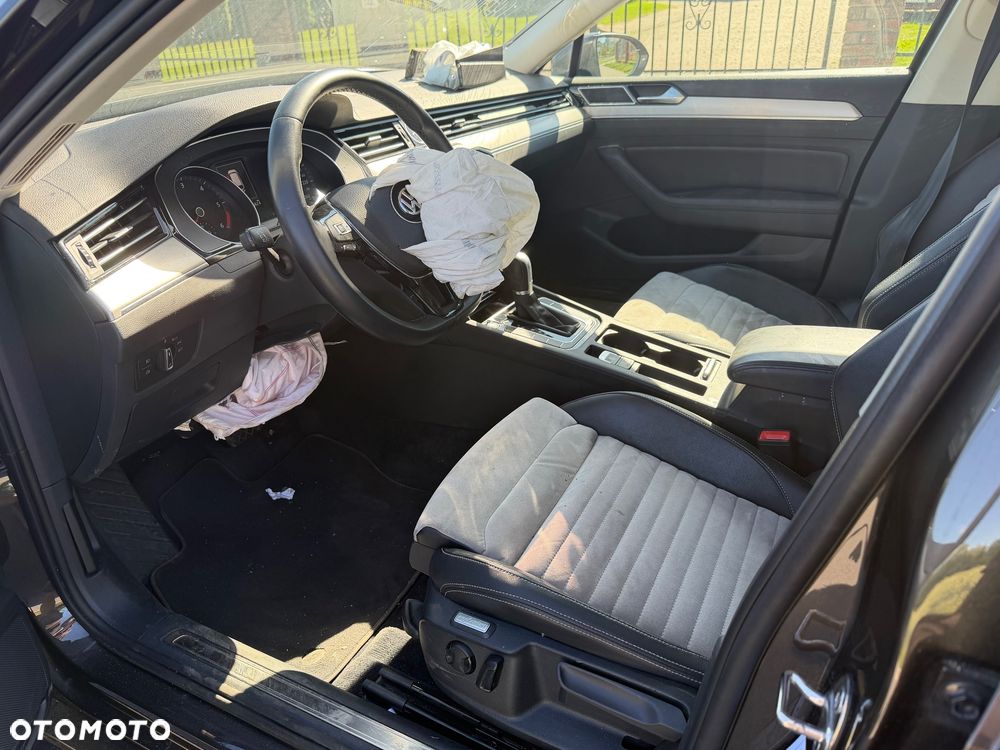Volkswagen Passat 2.0 TDI SCR DSG Elegance - 5