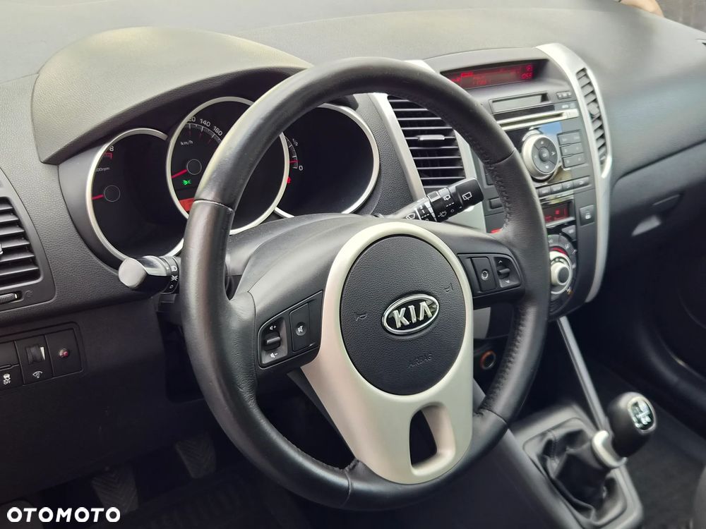Kia Venga 1.4 L - 12