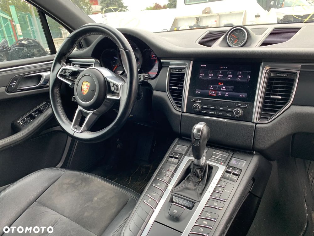 Porsche Macan PDK - 16