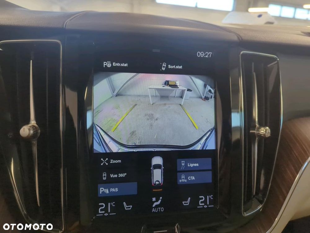 Volvo XC 60 D4 Momentum - 10