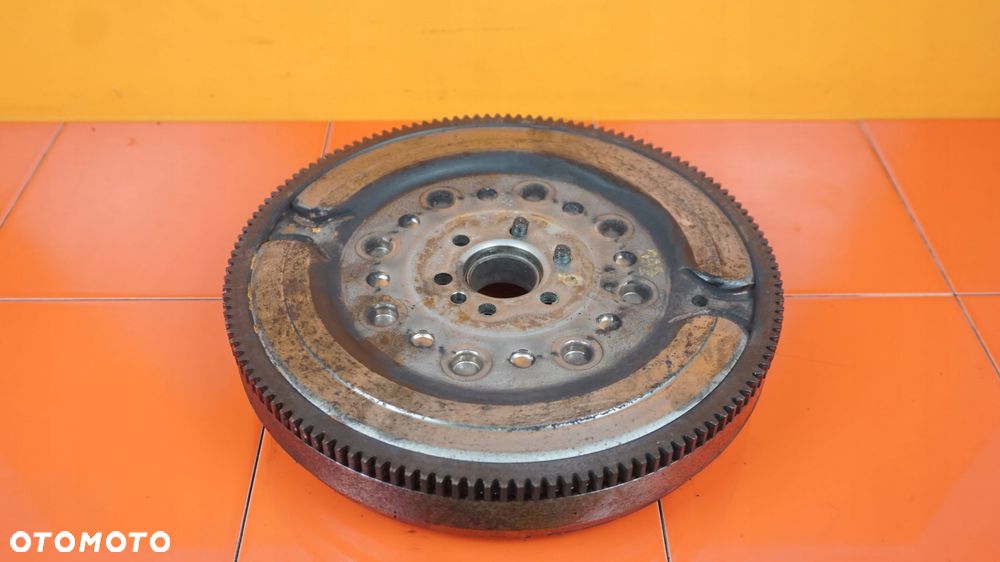 3008 308 508 DS3 DS4 C5 1.6 THP 12r 5FV kolo dwumasowe - 2