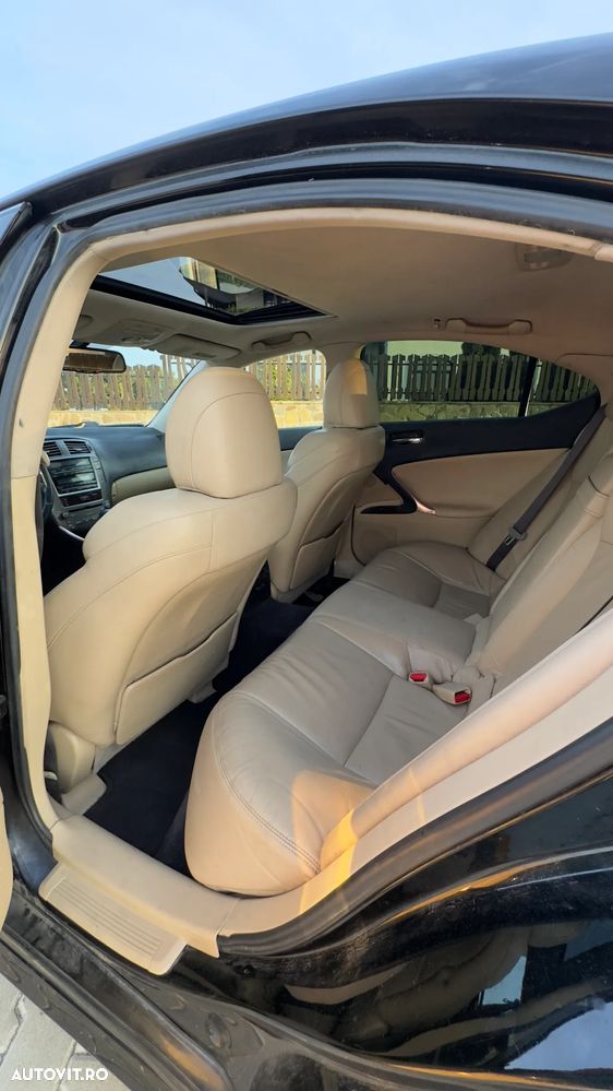 Lexus Seria IS 250 2.5 V6 Aut Luxury - 10