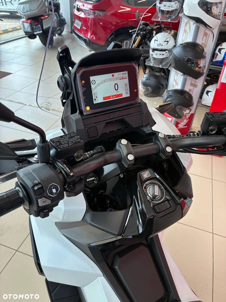 Honda ADV350 - 7