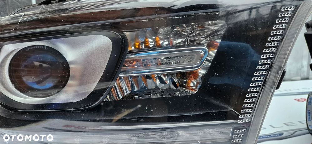 Dodge Durango III LIFT 2014- Kompletny reflektor lewy Lampa lewa P68299131AD Kompletny reflektor prawy Lampa prawa P68299130AD KOMPLETNY lampy Oryginalne MOPAR WERSJA RT GT CZARNE ŚRODKI - 8