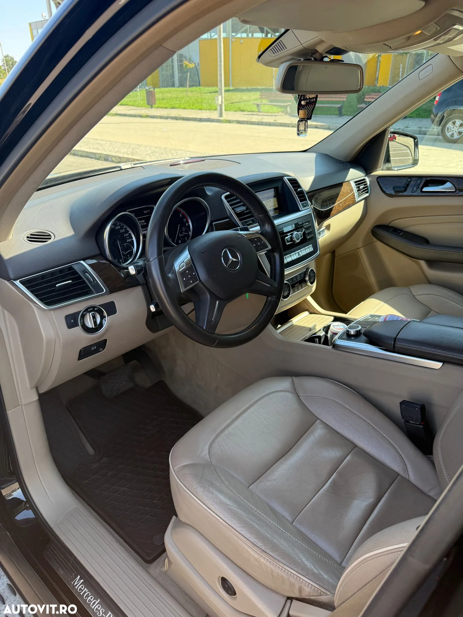 Mercedes-Benz ML 350 BlueTec 4MATIC Aut - 11