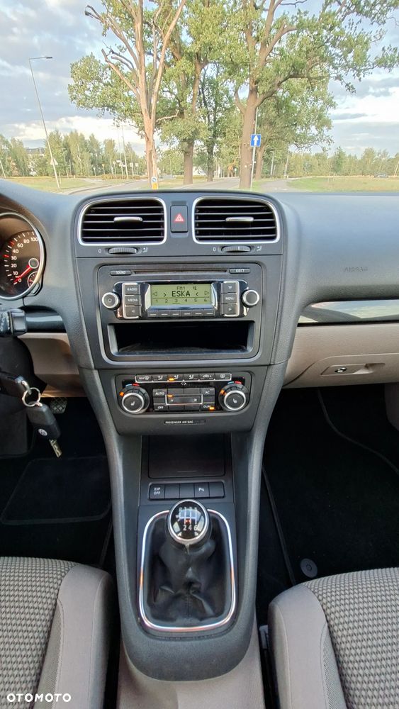 Volkswagen Golf - 25