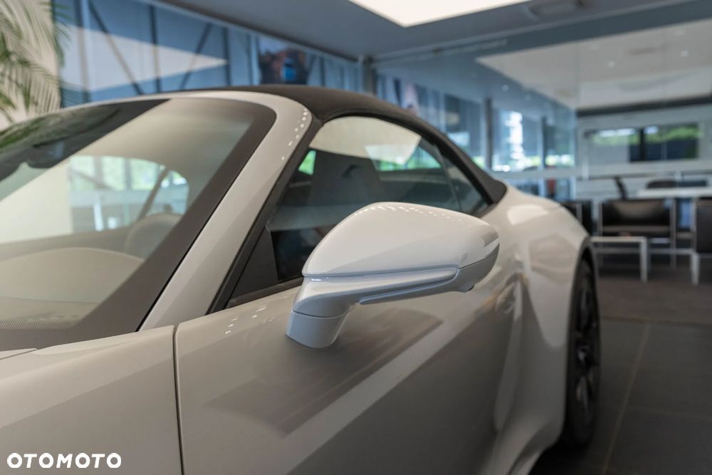 Porsche 911 Carrera 4S - 32