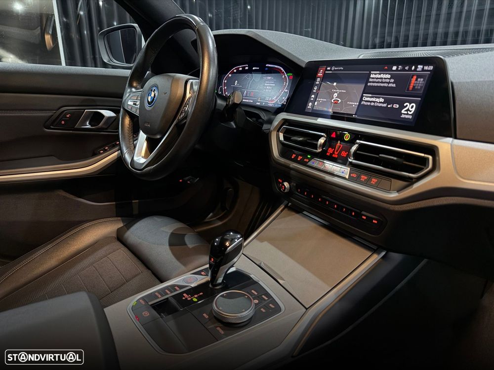 BMW 320 e Line Sport Auto - 32