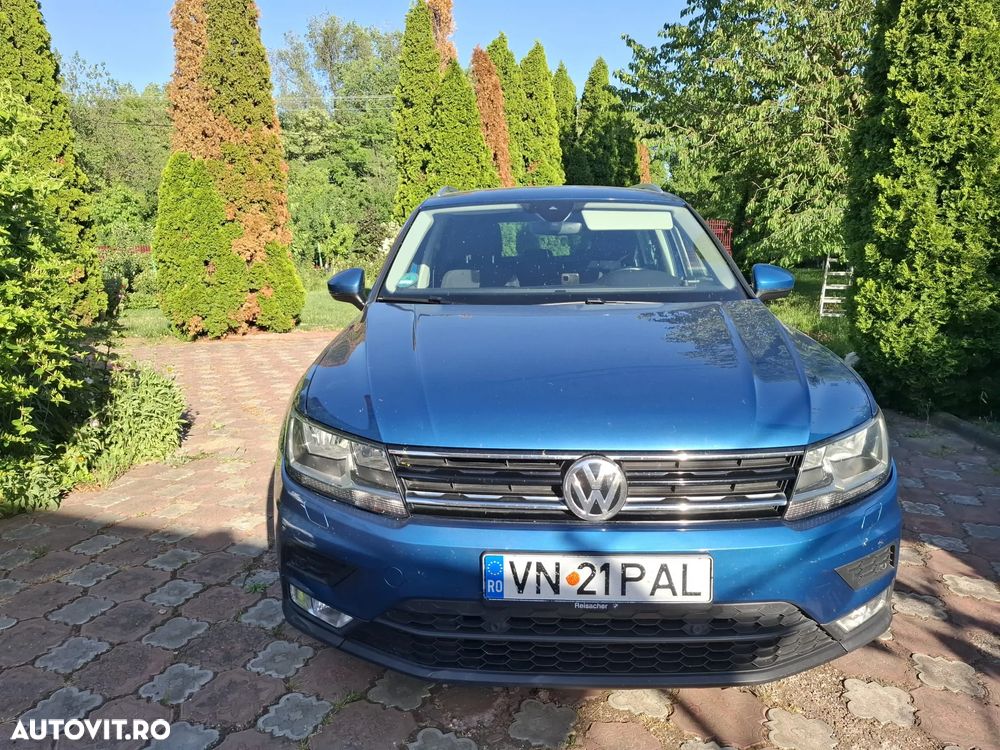 Volkswagen Tiguan - 1