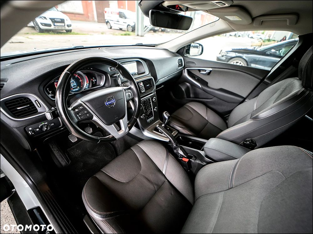 Volvo V40 Cross Country - 14
