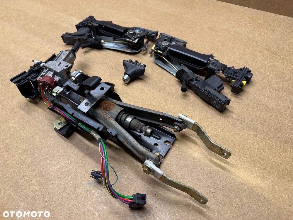 STACYJKA BMW E34 E32 LIFT ZESTAW WKŁADEK KLAMKI KLUCZYK KLAMKA LEWA PRAWA ZAMEK TYŁ KLAPY M60 540i 740i V8 RARYTAS - 19