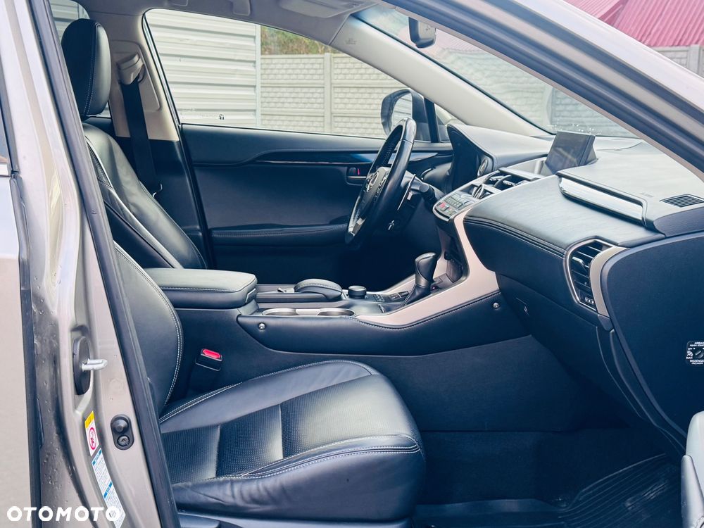 Lexus NX 200t Elite AWD - 28