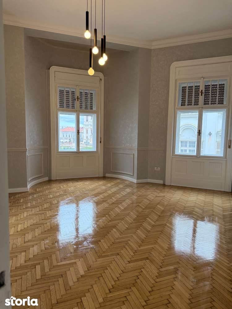 Spațiu elegant de închiriat în clădire istorică Casa Steiner Miks - Imagine principală: 2/14