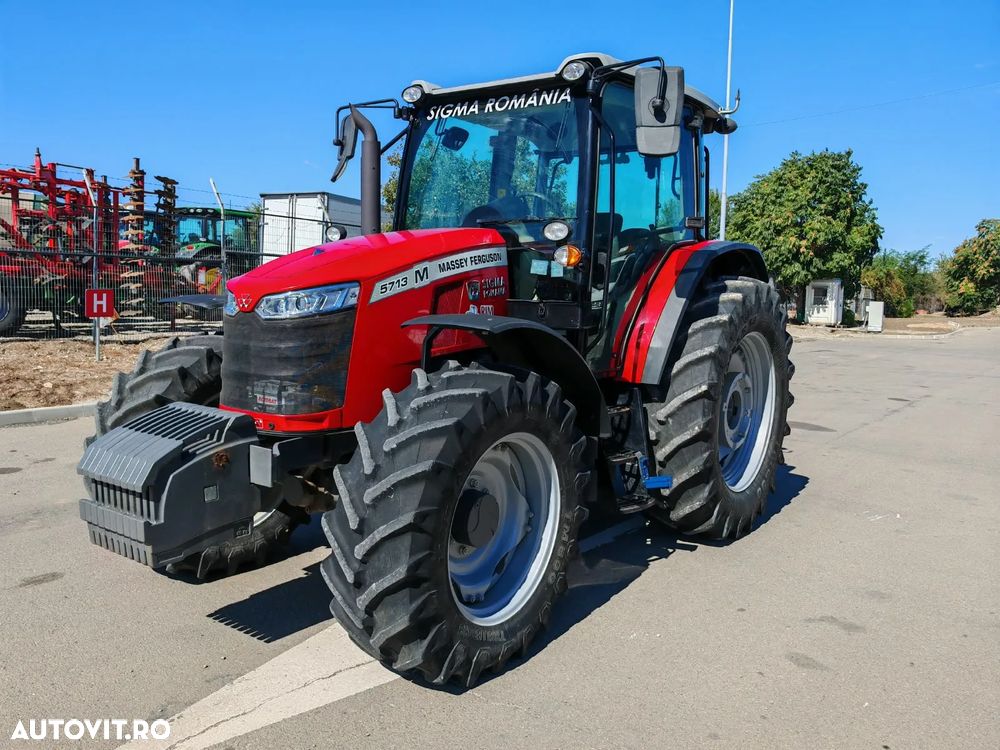 Massey Ferguson MF 5713M CAB ESSENTIAL 4x4  TRACTOR AGRICOL - 1