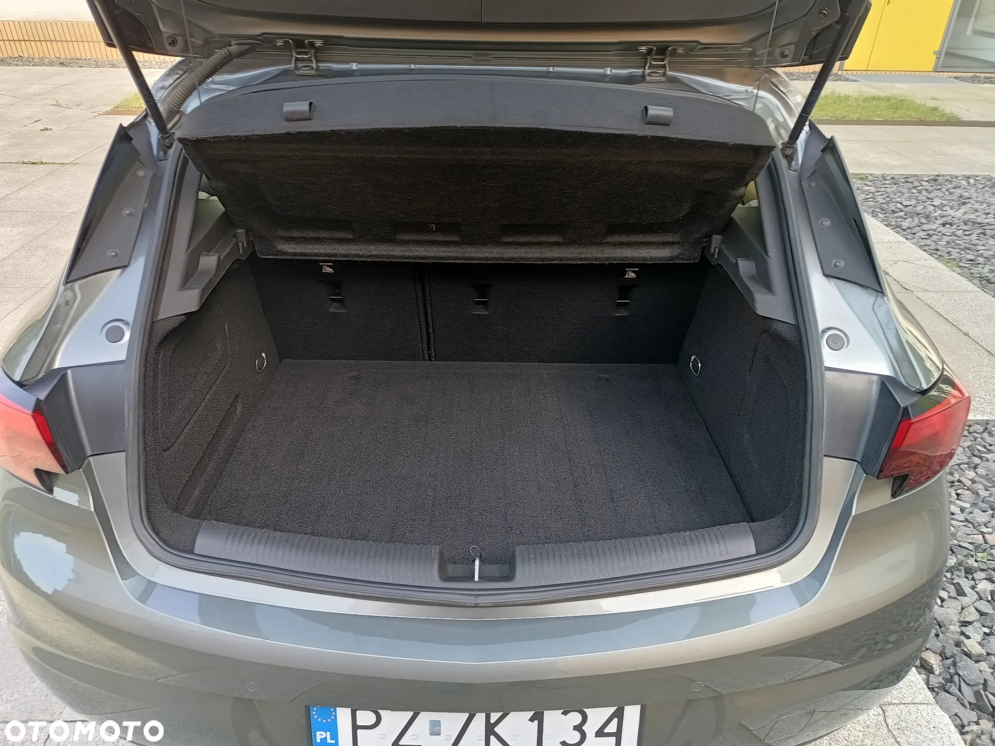 Opel Astra V 1.4 T Dynamic - 12