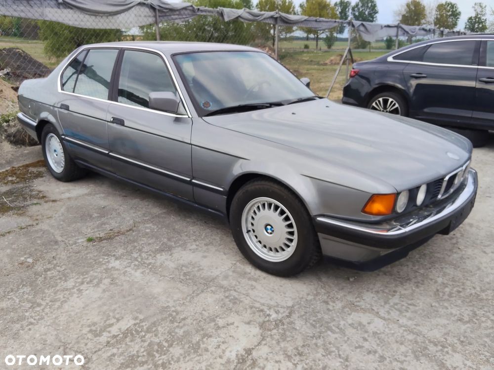 BMW Seria 7 - 12